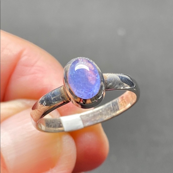 Tanzanite Ring Size 8.5 in Solid Sterling Silver 925 - Picture 1 of 8